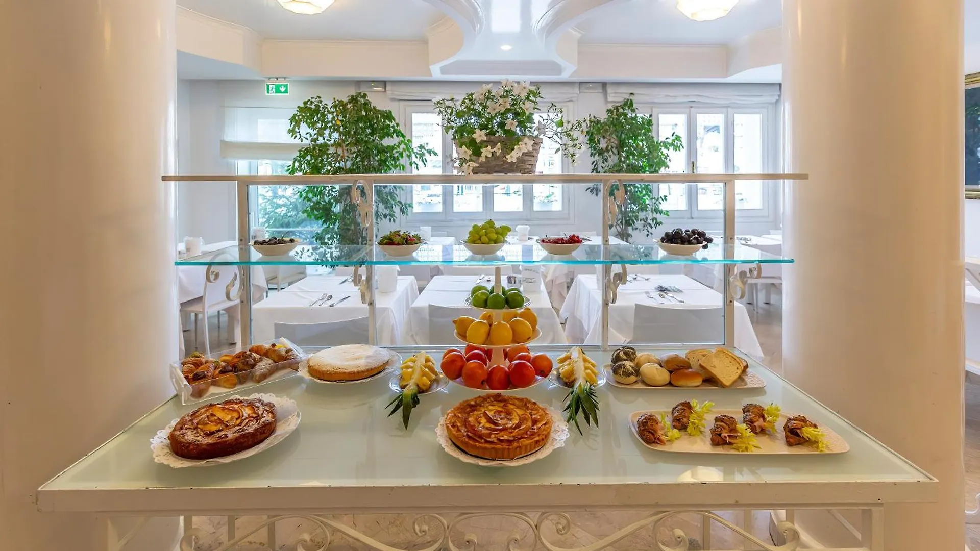 Hotel Al Cavallino Bianco Riccione 4*,  Italië